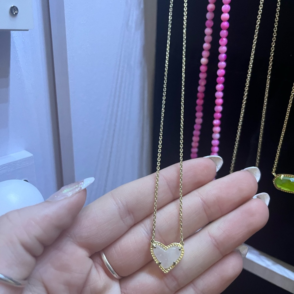 rose gold kendra scott ari heart necklace